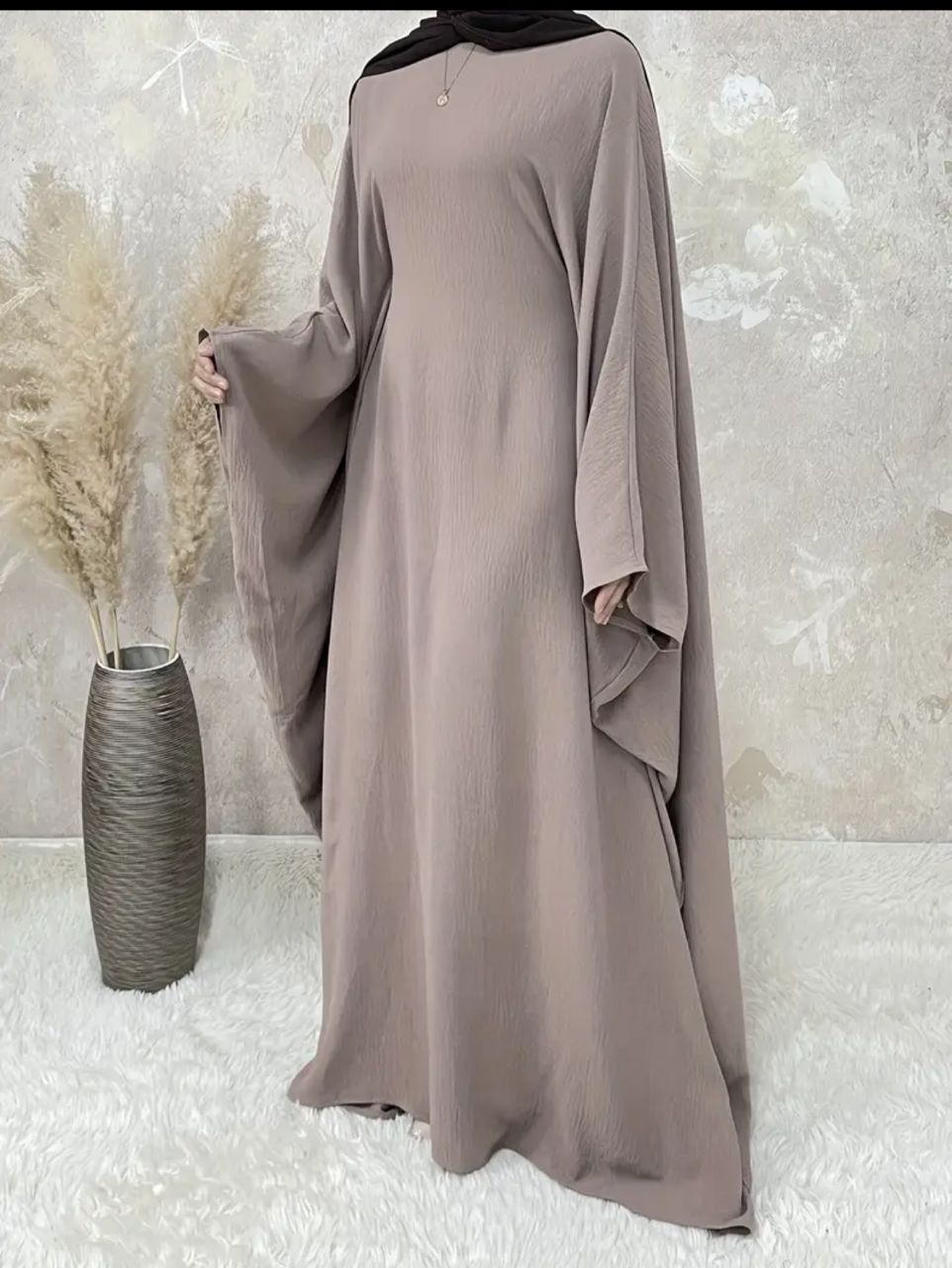 Elegant Batwing Sleeve Abaya Robe for Women – Modest, Flowing, All-Season Wear