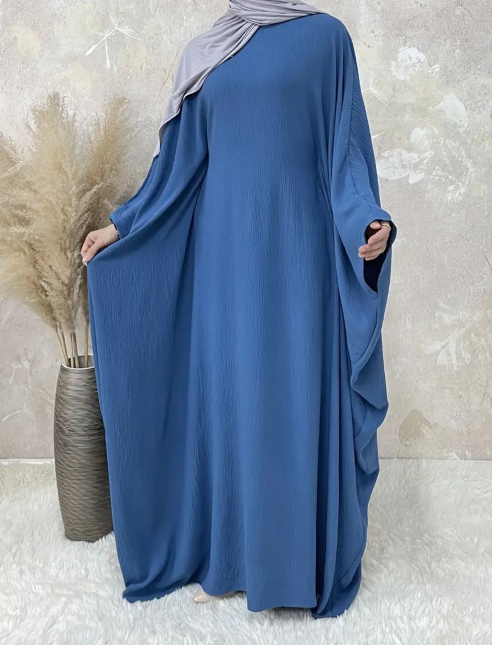 Elegant Batwing Sleeve Abaya Robe for Women – Modest, Flowing, All-Season Wear