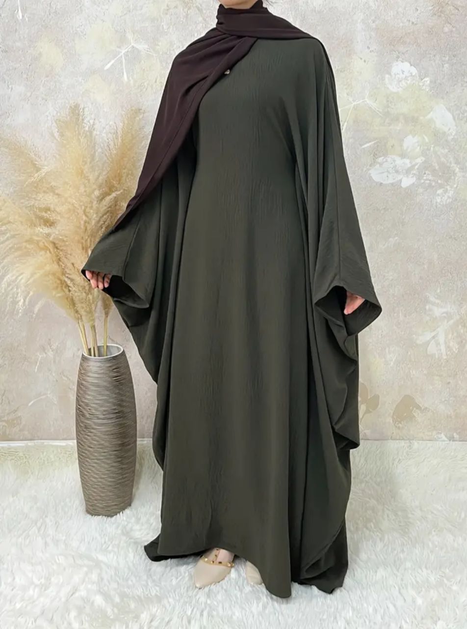Elegant Batwing Sleeve Abaya Robe for Women – Modest, Flowing, All-Season Wear