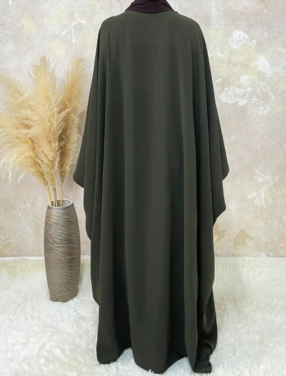 Elegant Batwing Sleeve Abaya Robe for Women – Modest, Flowing, All-Season Wear